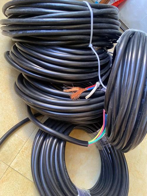 告别困扰 当电源线太短时，这些神器来帮忙