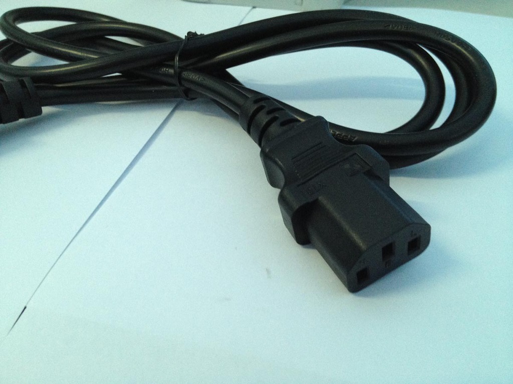 品字尾电源线 连接电脑与电源的可靠桥梁